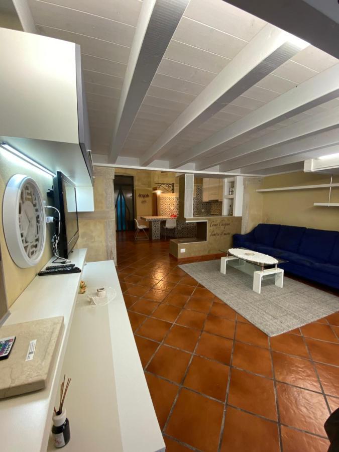 Dimora In Centro Bed & Breakfast Trani Exterior photo
